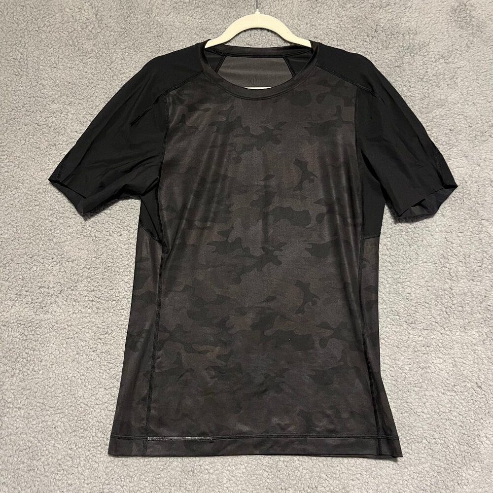 Lululemon Shirt Mens L Black Camo Short sleeve